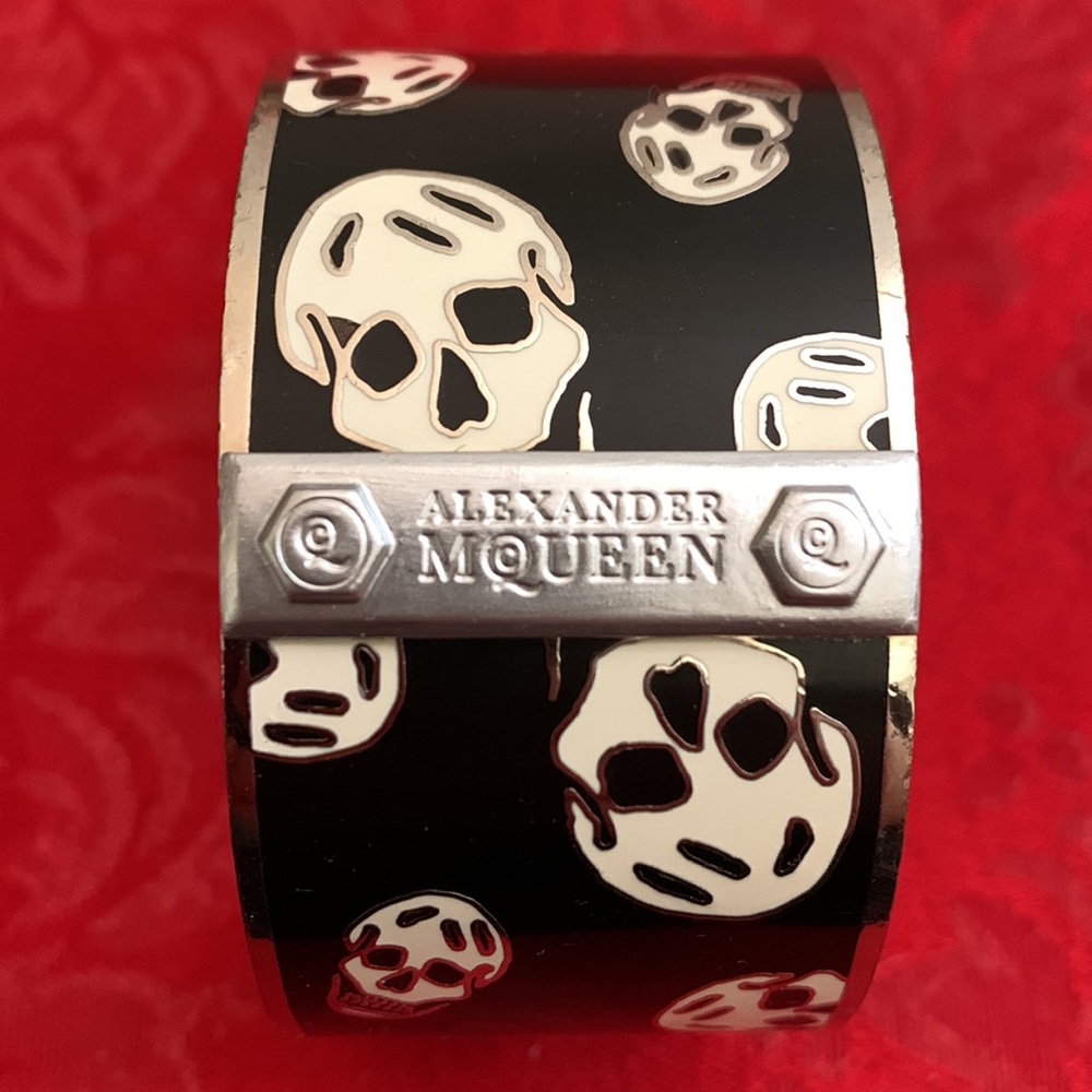 💀 Authentic Alexander McQueen Enamel Skull Bangle Bracelet